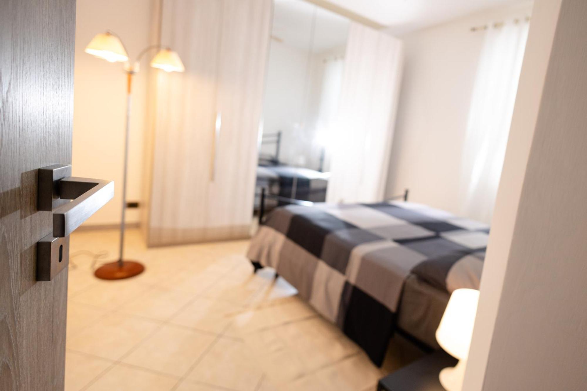 Delightful Apartment Close To The Center Lido di Ostia Esterno foto